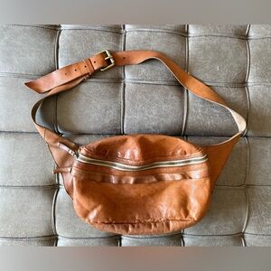 Campomaggi True Cognac Leather Crossbody Bag